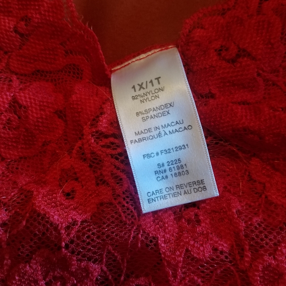 Lace camis - Picture 2 of 2